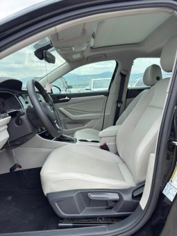 
										Volkswagen Jetta SE full									