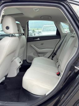
										Volkswagen Jetta SE full									