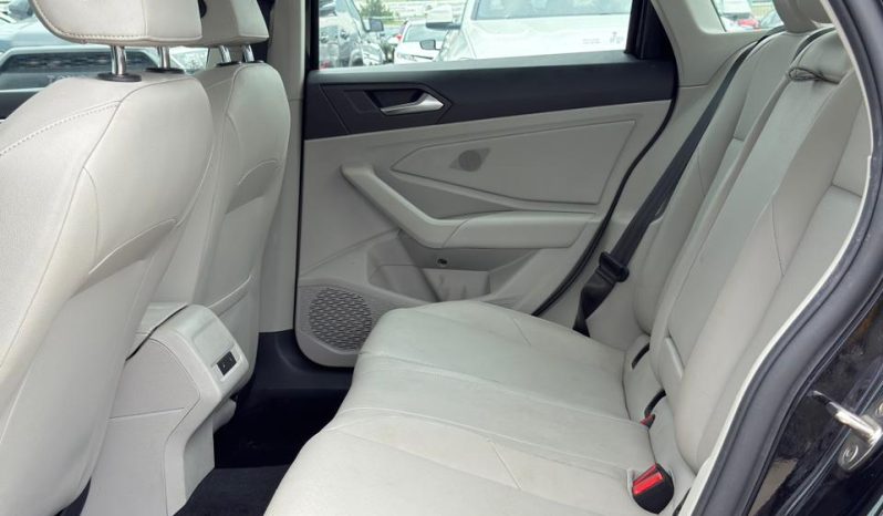
								Volkswagen Jetta SE full									