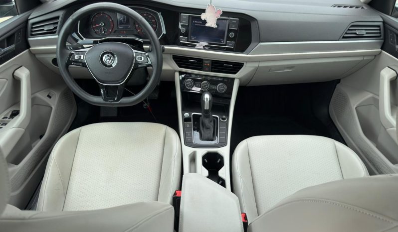 
								Volkswagen Jetta SE full									