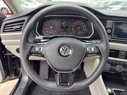 
										Volkswagen Jetta SE full									