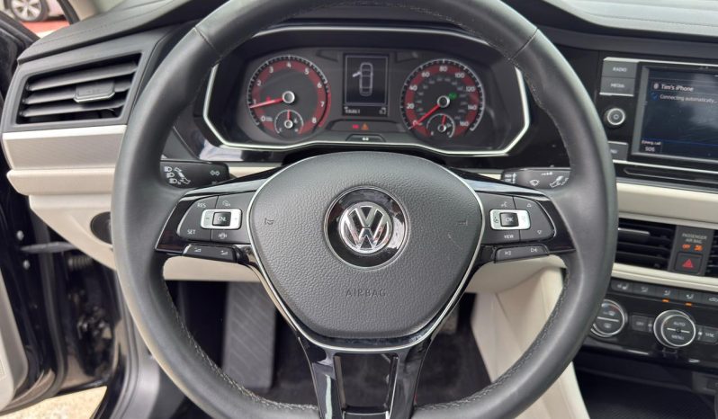 
								Volkswagen Jetta SE full									