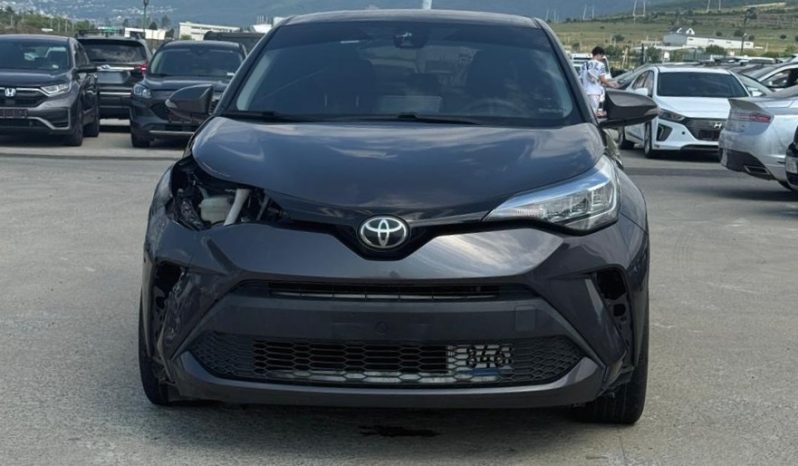 
								2020 Toyota C-HR full									