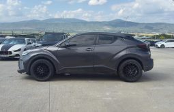 
										2020 Toyota C-HR full									