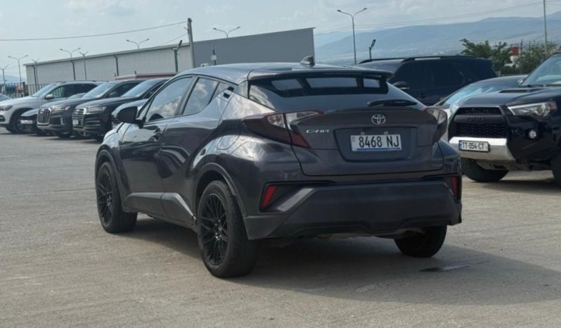 
								2020 Toyota C-HR full									