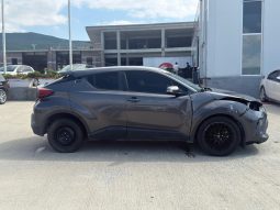 
										2020 Toyota C-HR full									