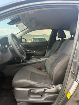 
										2020 Toyota C-HR full									