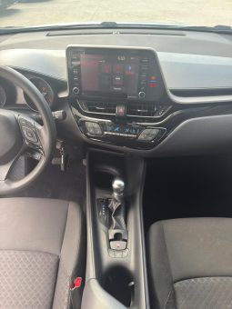
										2020 Toyota C-HR full									