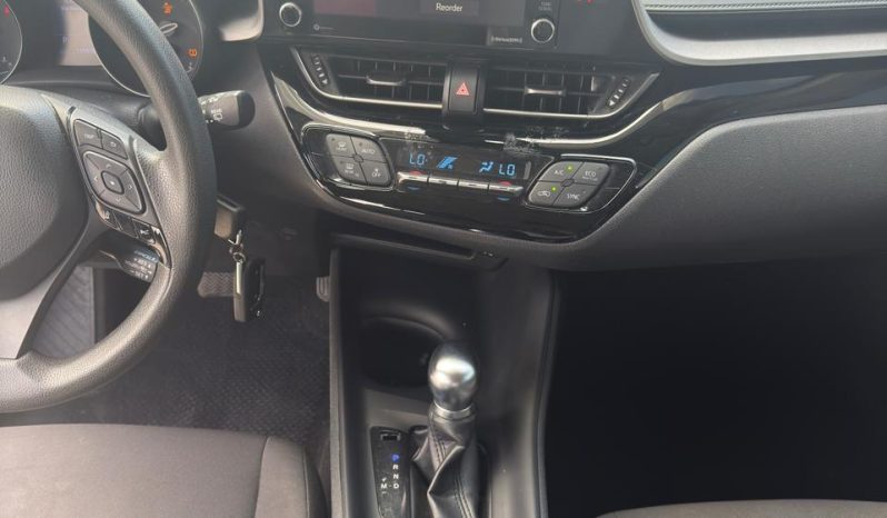 
								2020 Toyota C-HR full									