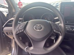 
										2020 Toyota C-HR full									