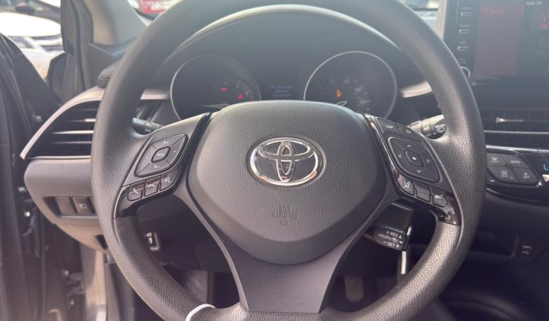 
								2020 Toyota C-HR full									