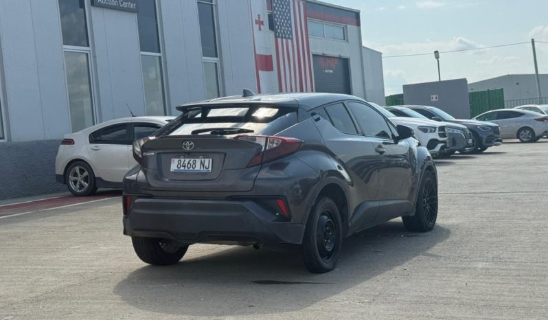 
								2020 Toyota C-HR full									