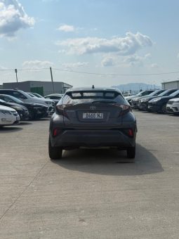 
										2020 Toyota C-HR full									