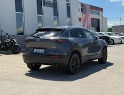 
										Mazda CX-30 full									