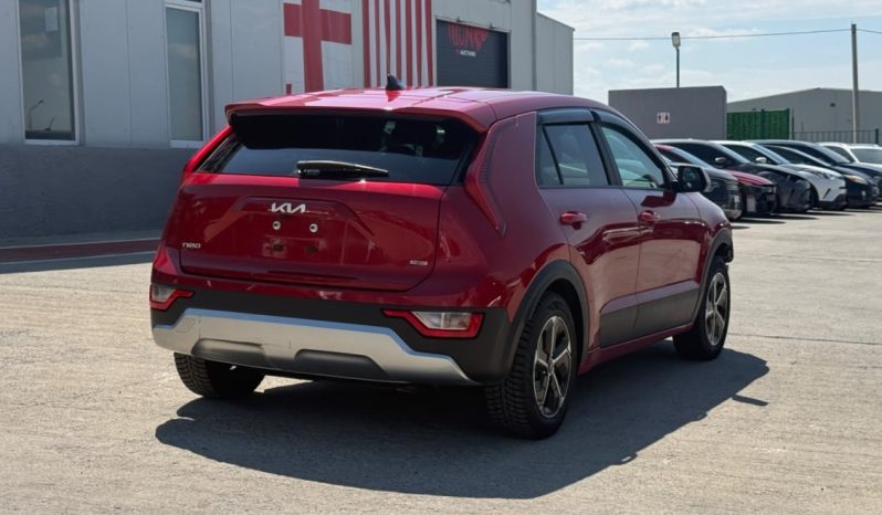 
								2023 KIA Niro full									