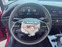 
										2023 KIA Niro full									