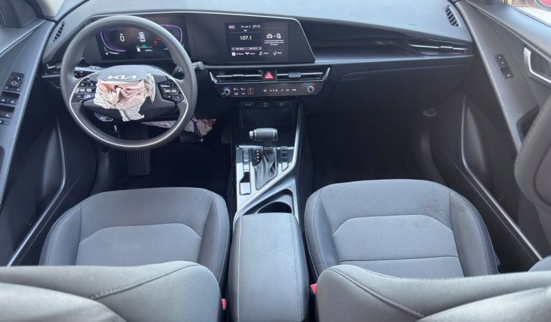 
								2023 KIA Niro full									