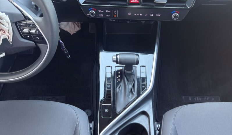 
								2023 KIA Niro full									