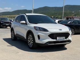 Ford Escape HYBRID TITANIUM