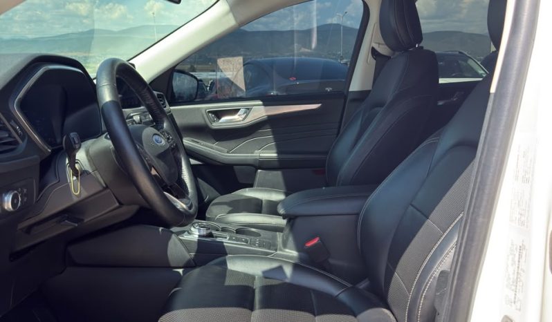 
								Ford Escape HYBRID TITANIUM full									