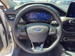 
										Ford Escape HYBRID TITANIUM full									