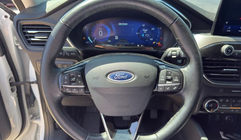 
								Ford Escape HYBRID TITANIUM full									