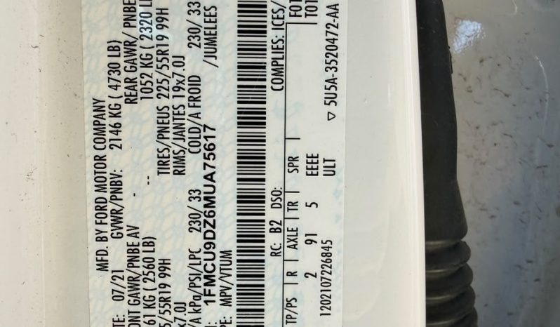 
								Ford Escape HYBRID TITANIUM full									