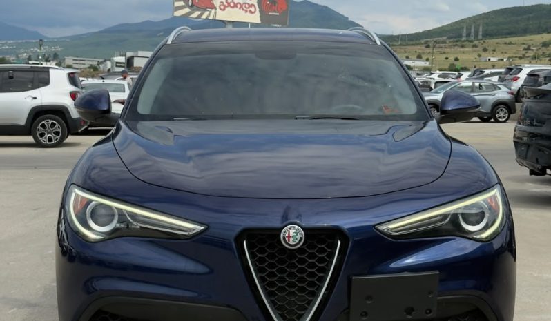 
								Alfa Romeo Stelvio full									