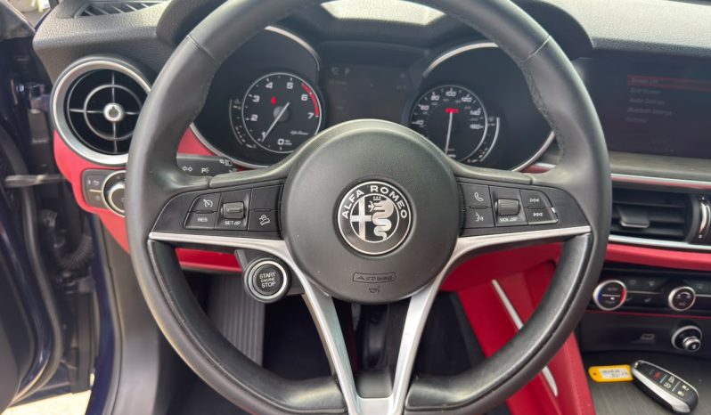 
								Alfa Romeo Stelvio full									