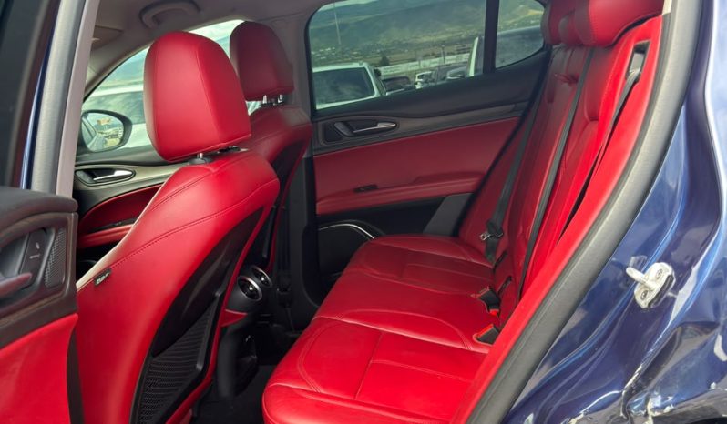 
								Alfa Romeo Stelvio full									