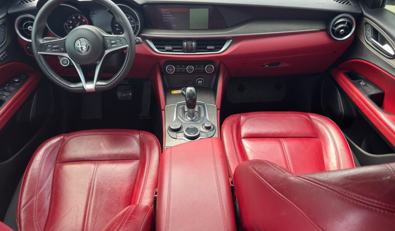 
								Alfa Romeo Stelvio full									