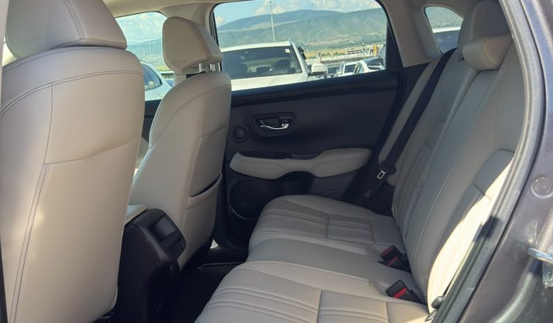
								Honda HR-V full									