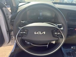 
										KIA Niro full									