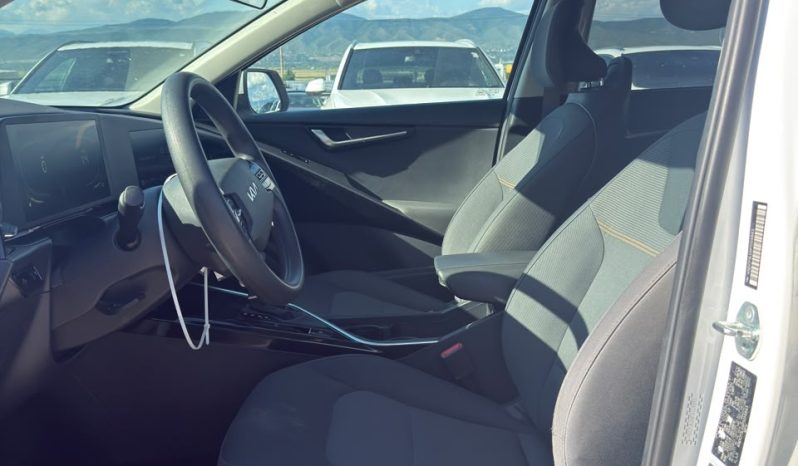 
								KIA Niro full									