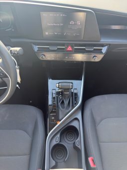 
										KIA Niro full									