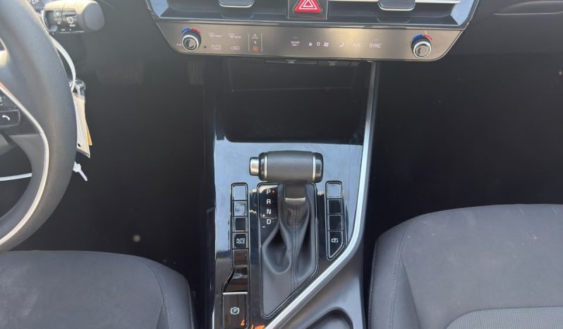 
								KIA Niro full									