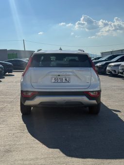 
										KIA Niro full									