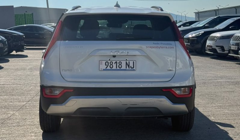 
								KIA Niro full									
