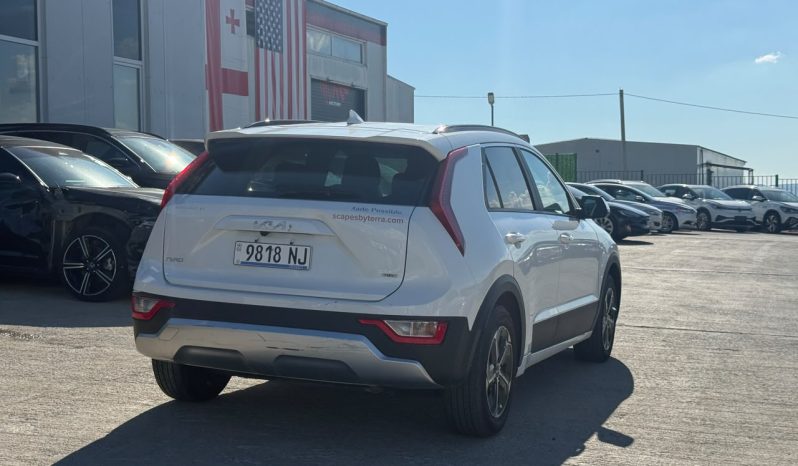 
								KIA Niro full									