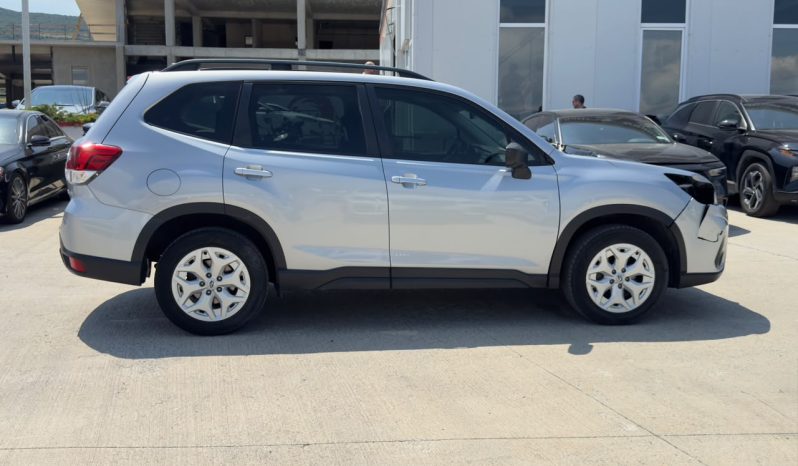 
								Subaru Forester full									
