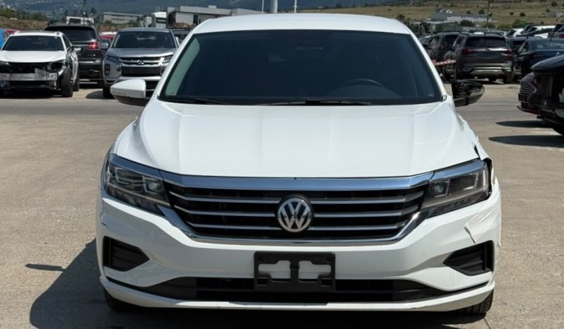 
								Volkswagen Passat full									