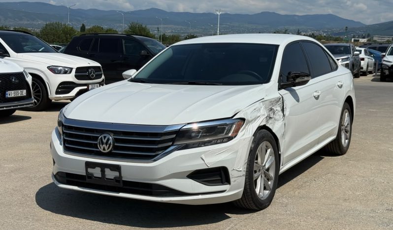 
								Volkswagen Passat full									