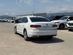 
										Volkswagen Passat full									