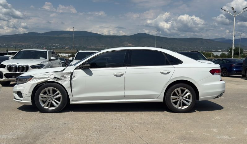 
								Volkswagen Passat full									