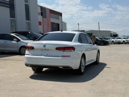 
										Volkswagen Passat full									