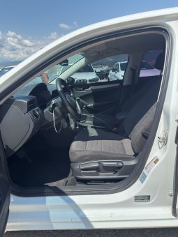 
										Volkswagen Passat full									