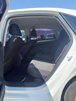 
										Volkswagen Passat full									