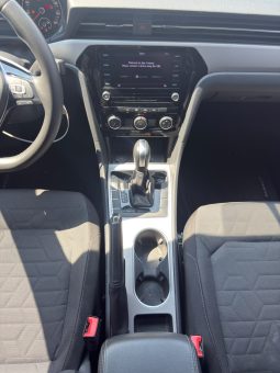 
										Volkswagen Passat full									