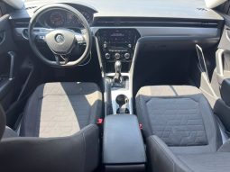 
										Volkswagen Passat full									