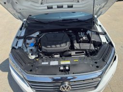 
										Volkswagen Passat full									